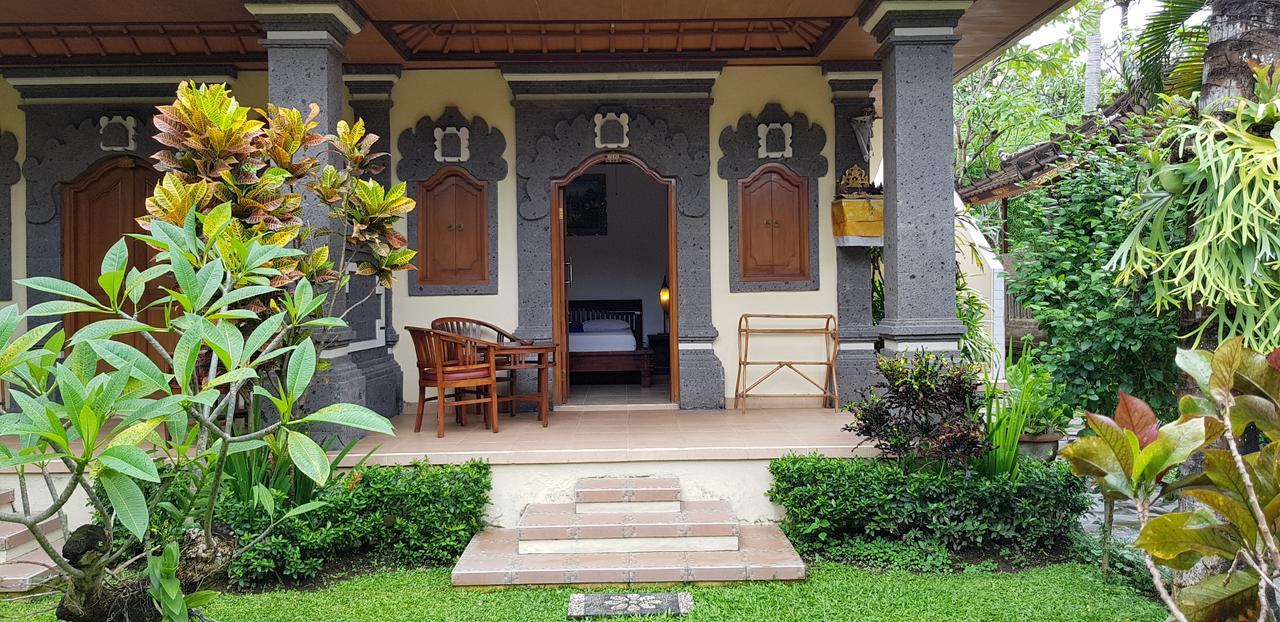 Kusnadi Hotel Legian Exterior foto